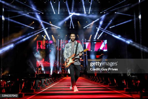 Adam Runk Maroon 5 Photos and Premium High Res Pictures - Getty Images