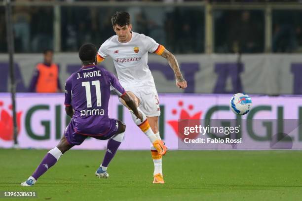 Roger Ibanez of AS Roma in action during the Serie A match between ACF Fiorentina and AS Roma at Stadio Artemio Franchi on May 09, 2022 in Florence,...