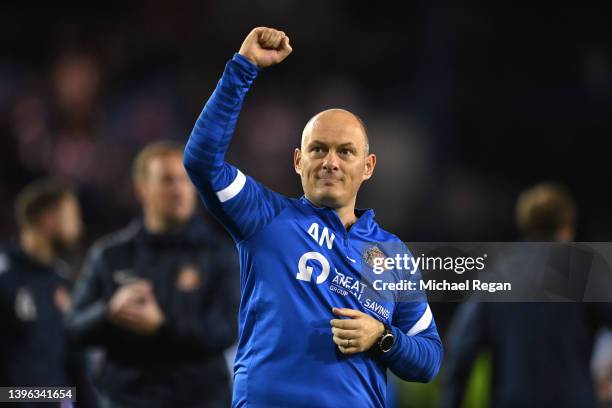 Sunderland manager Alex Neil celebrates victory at the end of the Sky Bet League One Play-Off Semi Final 2nd Leg match between Sheffield Wednesday...