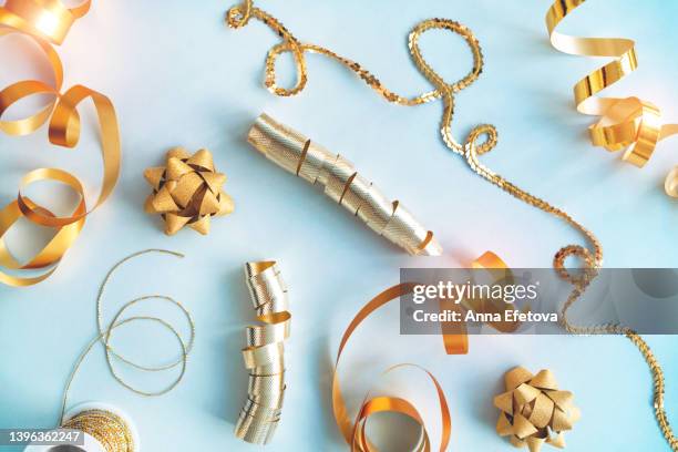 Gold Bow String Color Gold String Bow Photos and Premium High Res Pictures - Getty Images