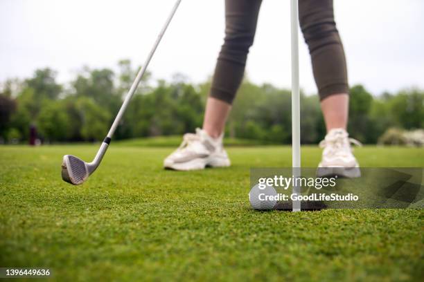 winning - golf bunker low angle stock pictures, royalty-free photos & images