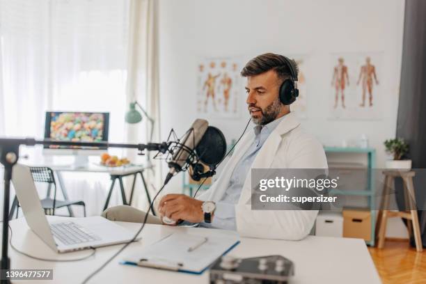 let me explain - doctor podcasting stock pictures, royalty-free photos & images