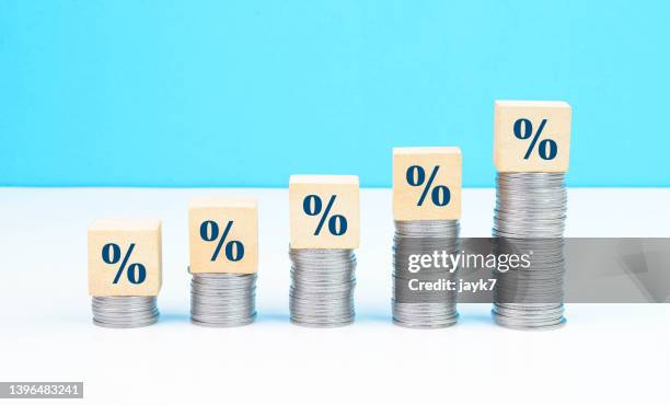 interest rate - schriftsymbol stock-fotos und bilder