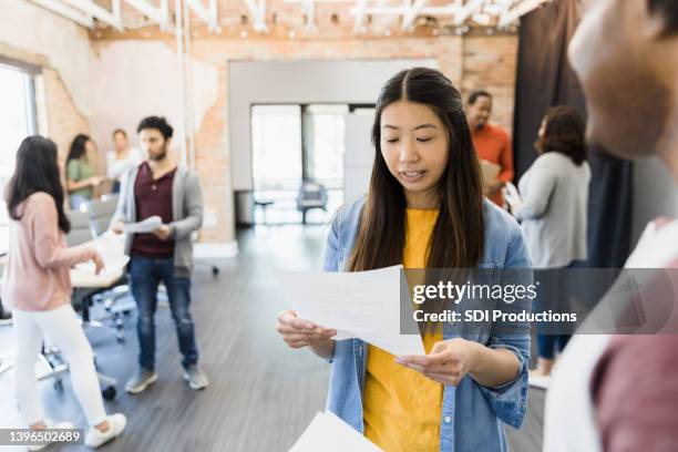 partners rehearse lines - casting director stock pictures, royalty-free photos & images