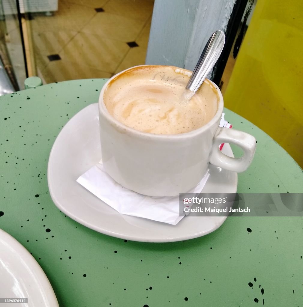 Coffee and milk at Buenos Aires
