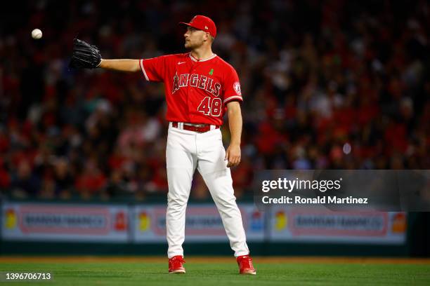 Reid Detmers of the Los Angeles Angels in the seventh inning at Angel Stadium of Anaheim on May 10, 2022 in Anaheim, California.