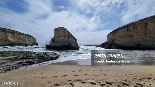 panorama of shark fin cove, davenport, california - davenport california stock pictures, royalty-free photos & images