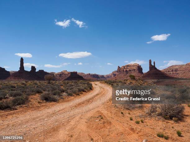 view of valley of the gods, utah, part of a series - bears ears national monument stock pictures, royalty-free photos & images