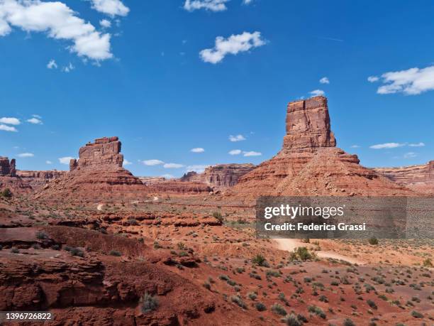 view of valley of the gods, utah, part of a series - bears ears national monument stock-fotos und bilder