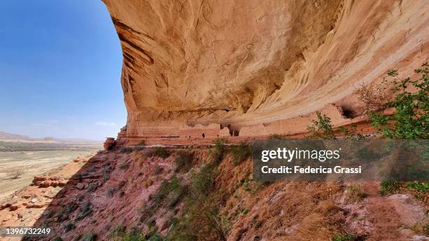 17 room ruin (or 16 house ruin), bluff, utah - pueblo stock-fotos und bilder