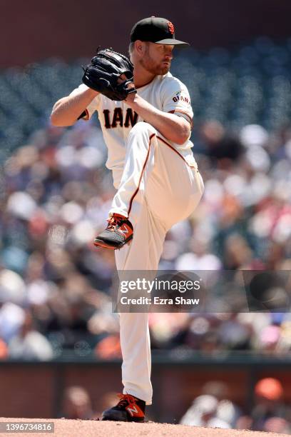 Alex Cobb of the San Francisco Giants pitches against the Colorado Rockies in the third inning at Oracle Park on May 11, 2022 in San Francisco,...