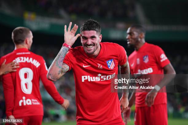 Rodrigo De Paul of Atletico Madrid celebrates after scoring their side's second goal during the La Liga Santander match between Elche CF and Club...