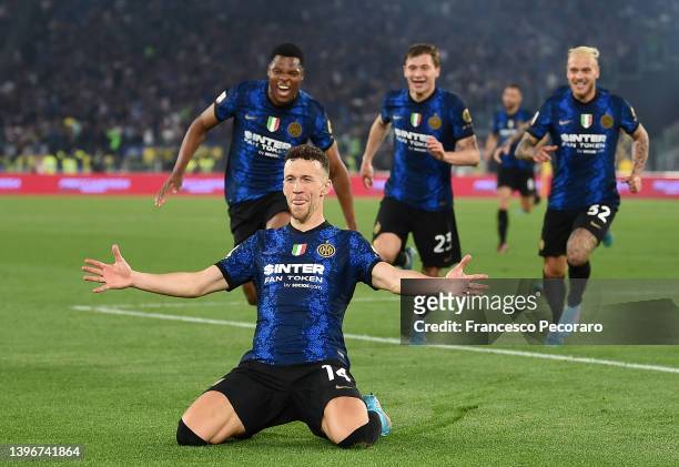 Ivan Perisic of FC Internazionale celebrates after scoring their side's third goal during the Coppa Italia Final match between Juventus and FC...