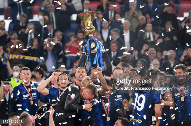 Samir Handanovic of FC Internazionale lifts the Coppa Italia trophy following victory in the Coppa Italia Final match between Juventus and FC...