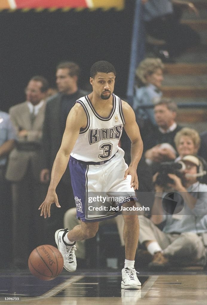 Mahad Rauf Guard Mahmoud Abdul-Rauf of the Sacramento Kings dribbles down the ...
