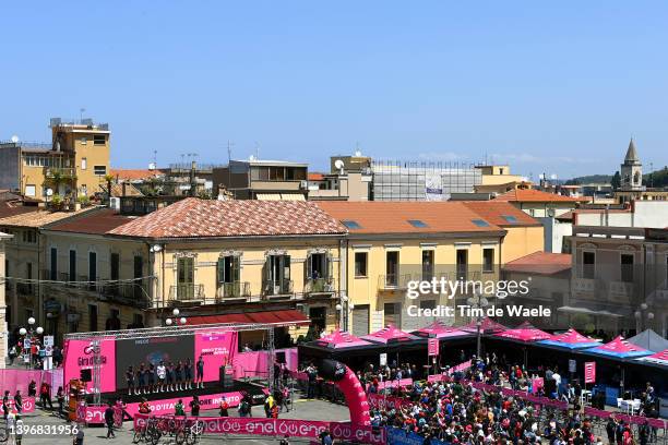 Richard Carapaz of Ecuador, Nicolas Jonathan Castroviejo of Spain, Ben Tulett of United Kingdom, Jhonnatan Narvaez Prado of Ecuador, Richie Porte of...