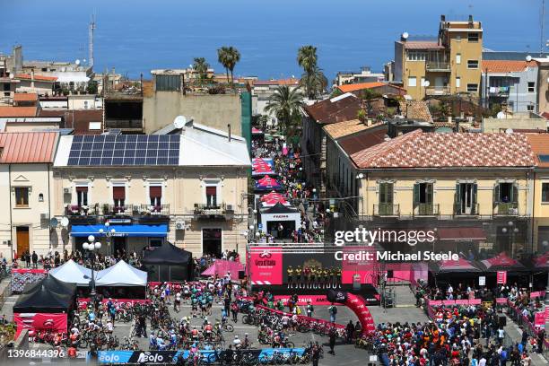 Tom Dumoulin of Netherlands, Edoardo Affini of Italy, Koen Bouwman of Netherlands, Pascal Eenkhoorn of Netherlands, Tobias Foss of Norway, Gijs...