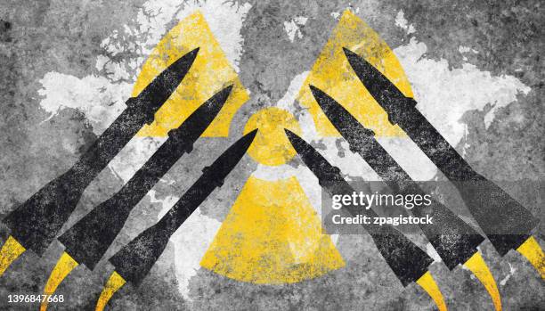 nuclear war danger - radioactieve besmetting stockfoto's en -beelden