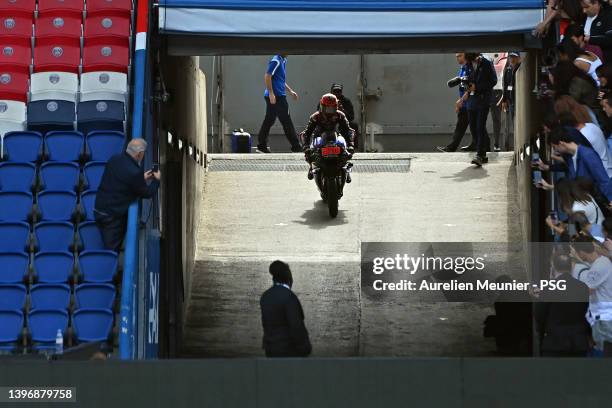 Moto GP World Champion Fabio Quartararo attends a Paris Saint-Germain training session at Parc des Princes on May 12, 2022 in Paris, France.