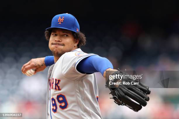 Starting pitcher Taijuan Walker of the New York Mets delivers a pitch against the Washington Nationals in the first inning at Nationals Park on May...