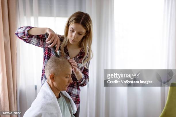 808 Mom Cutting Kids Hair Photos and Premium High Res Pictures - Getty  Images