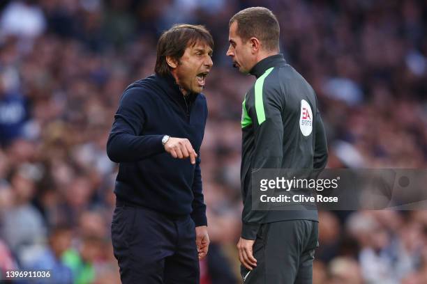 Antonio Conte, Manager of Tottenham Hotspur reacts towards Fourth Official, Peter Bankes during the Premier League match between Tottenham Hotspur...