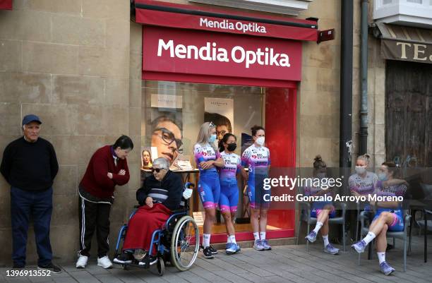 Ane Santesteban Gonzalez of Spain, Urska Zigart of Slovenia, Amanda Spratt of Australia, Wei Shi Tan Chelsie of Singapore, Kristen Faulkner of United...