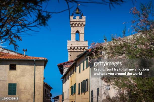 piombino and promontory - leghorn, tuscany, italy - port of leghorn - fotografias e filmes do acervo