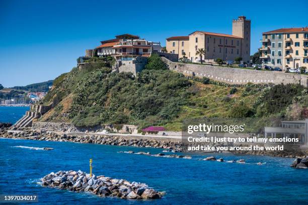 piombino and promontory - leghorn, tuscany, italy - port of leghorn - fotografias e filmes do acervo