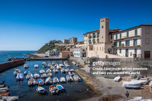 piombino and promontory - leghorn, tuscany, italy - port of leghorn - fotografias e filmes do acervo