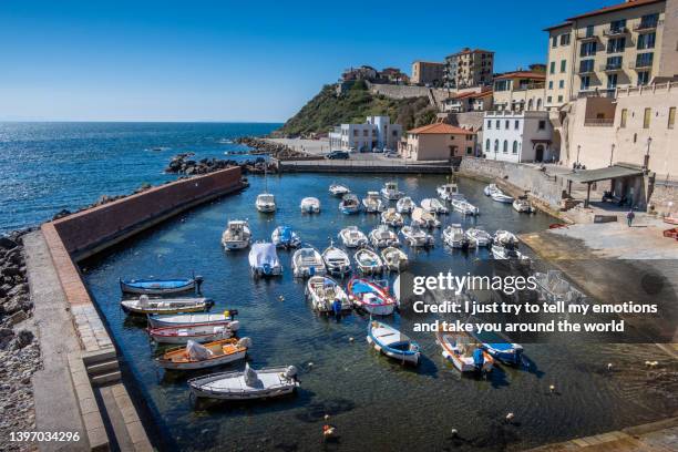 piombino and promontory - leghorn, tuscany, italy - port of leghorn - fotografias e filmes do acervo