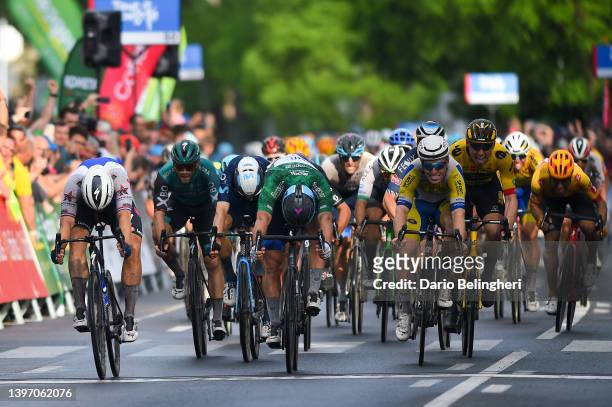 Fabio Jakobsen of Netherlands and Team Quick-Step - Alpha Vinyl, Matthew Walls of United Kingdom and Team Bora - Hansgrohe and Rudy Barbier of France...