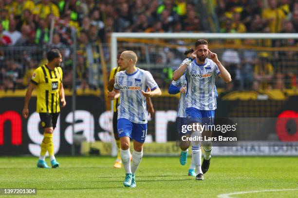 Ishak Belfodil of Hertha BSC celebrates after scoring their side's first goal from the penalty spot during the Bundesliga match between Borussia...