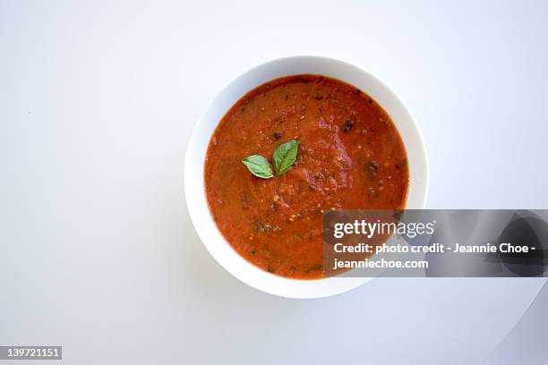 tomato basil soup - tomato soup ストックフォトと画像