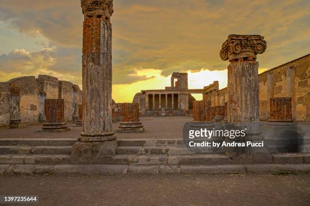 the basilica, pompeii, naples, campania, italy - vesuvius ストックフォトと画像