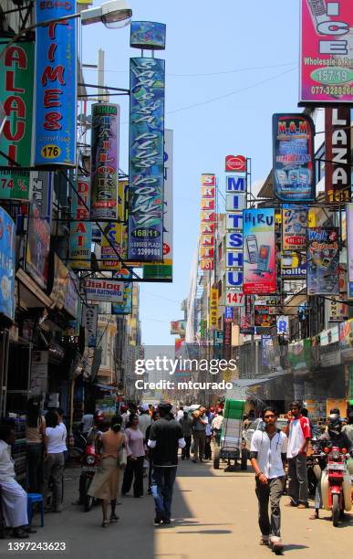 bustling downtown colombo - 2nd cross street, sri lanka - tourism in the cultural capital of sri lanka stock pictures, royalty-free photos & images