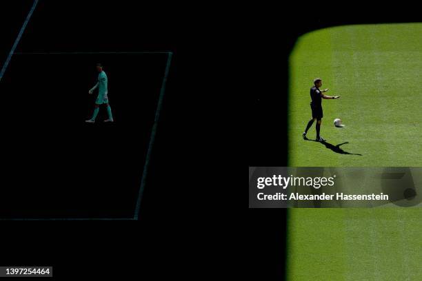 Referee Tobias Reichel reacts prior to the penalty kic during the Bundesliga match between FC Augsburg and SpVgg Greuther Fürth at WWK-Arena on May...