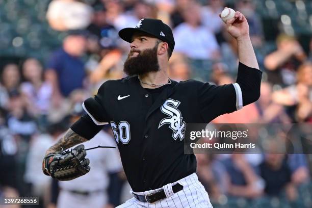 Starting pitcher Dallas Keuchel of the Chicago White Sox delivers the baseball in the first inning against the New York Yankees at Guaranteed Rate...