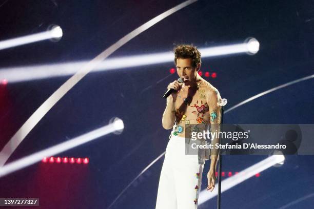 Mika performs on stage during athe Grand Final show of the 66th Eurovision Song Contest at Pala Alpitour on May 14, 2022 in Turin, Italy.