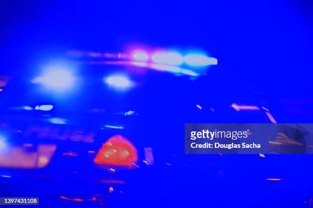 first responder on the crime scene - police car - police car lights 個照片及圖片檔