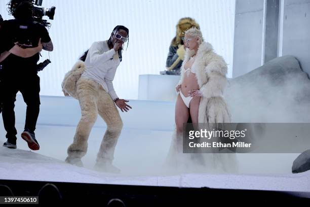 Travis Scott and Jazelle perform onstage during the 2022 Billboard Music Awards at MGM Grand Garden Arena on May 15, 2022 in Las Vegas, Nevada.