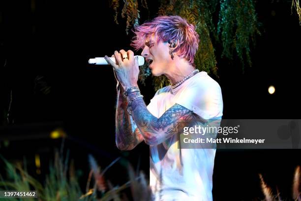 Machine Gun Kelly performs onstage the 2022 Billboard Music Awards at MGM Grand Garden Arena on May 15, 2022 in Las Vegas, Nevada.