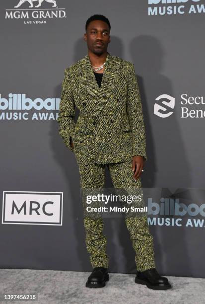 Giveon poses in the press room during the 2022 Billboard Music Awards at MGM Grand Garden Arena on May 15, 2022 in Las Vegas, Nevada.