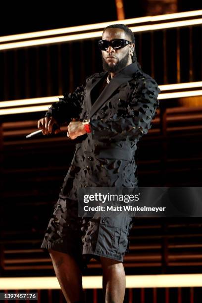 Burna Boy speaks onstage during the 2022 Billboard Music Awards at MGM Grand Garden Arena on May 15, 2022 in Las Vegas, Nevada.