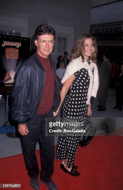 Actor Alan Thicke and wife Gina Tolleson attending the premiere of "Jumanji" on December 10, 1995 at Sony Studios in Culver City, California.
