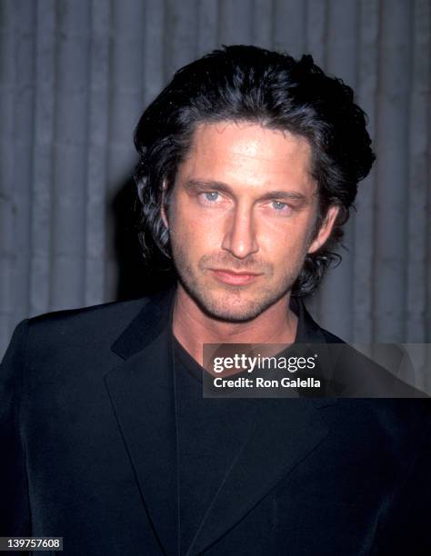 Actor Gerard Butler attends the premiere of "Dracula 2000" on December 20, 2000 at the Avco Westwood Theater in Westwood, California.