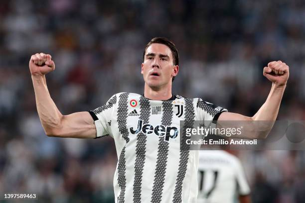 Dusan Vlahovic of Juventus celebrates after scoring their team's first goal during the Serie A match between Juventus and SS Lazio at Allianz Stadium...