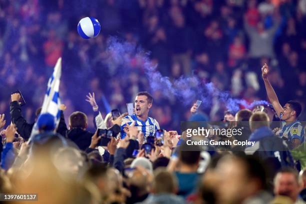 Harry Toffolo of Huddersfield Town celebrates winning the Sky Bet Championship Play-Off Semi Final 2nd Leg match between Huddersfield Town1 and Luton...