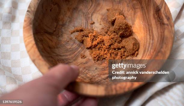 brown sugar - molasses fotografías e imágenes de stock