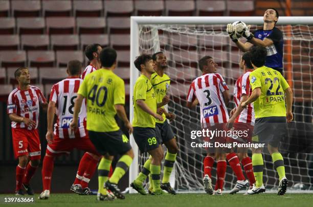 Goalie Vedran Janjetovic of the Melbourne Heart FC collects the ball against Busan I'Park FC during the Hawaiian Islands Soccer Invitational at the...